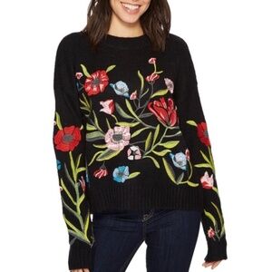 NWT Romeo & Juliet Couture Sz. M Sweater